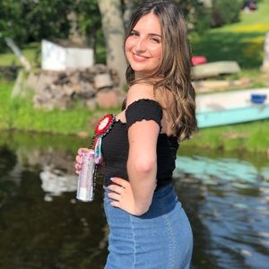 Meet your Posher, Arika